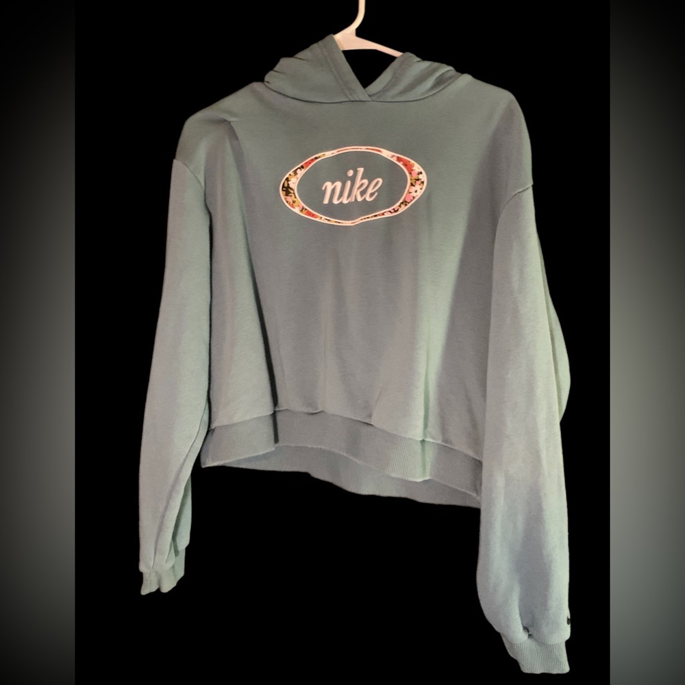 Women’s medium Nike hooded sweatshirt great condition